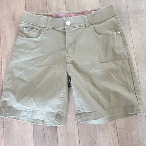 LEE total Freedom You are Amazing shorts size 10 medium